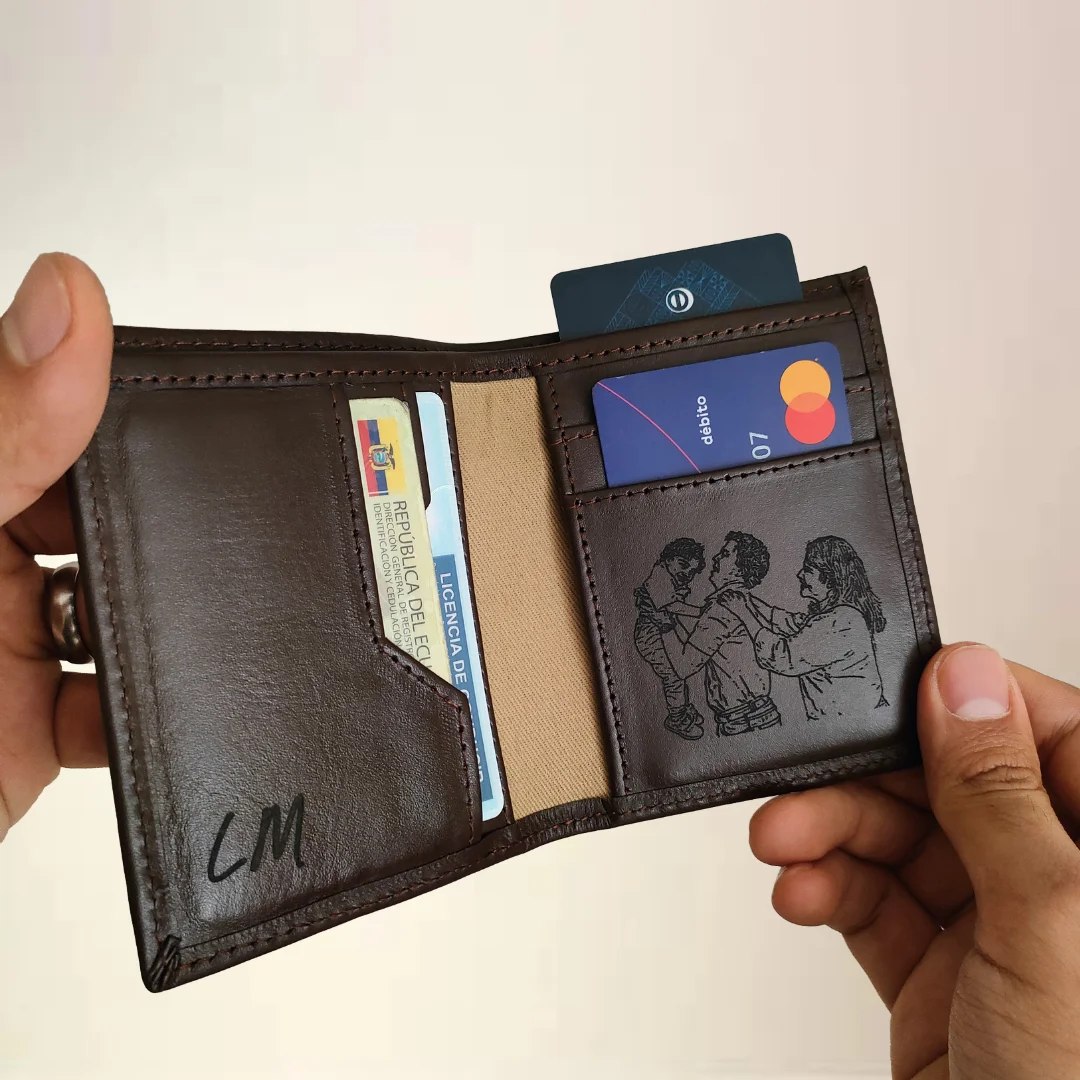 billetera de cuero personalizada essential marron