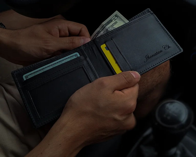 Arthur billetera negra