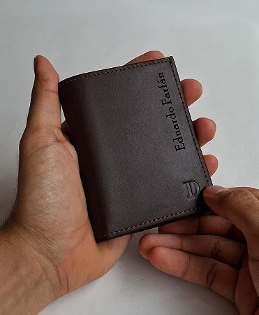 billetera personalizada de cuero ecuador